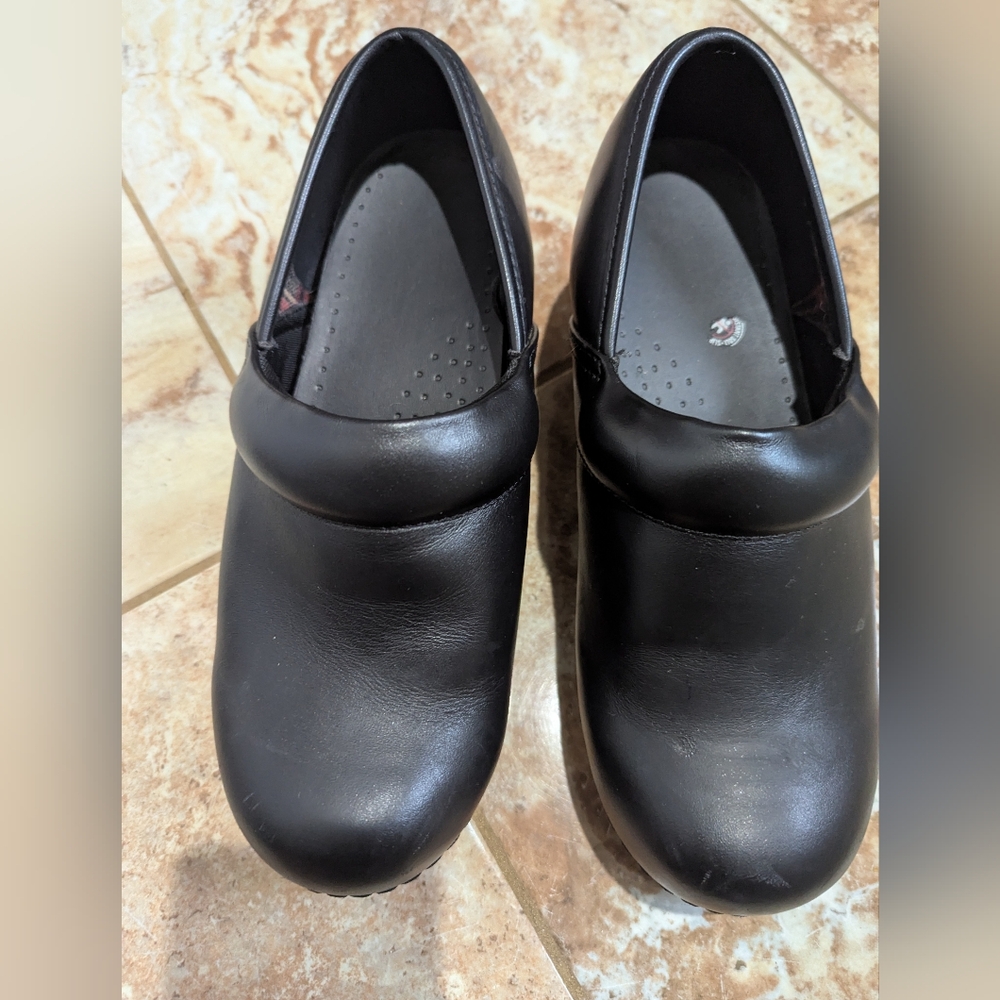 ➡️Skechers Black Slip-On Mules Skeetchers